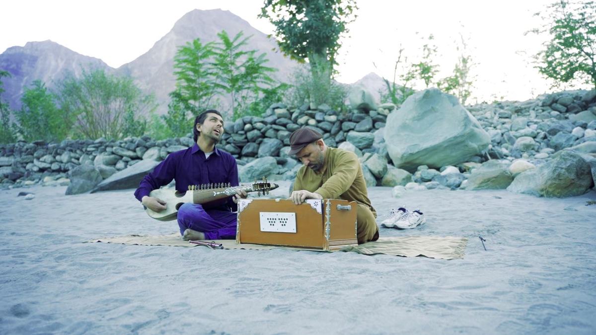 Blind Music Teacher, Documentary, Dawn.com and Deutsche Welle (Urdu) contest: still 8 from the project