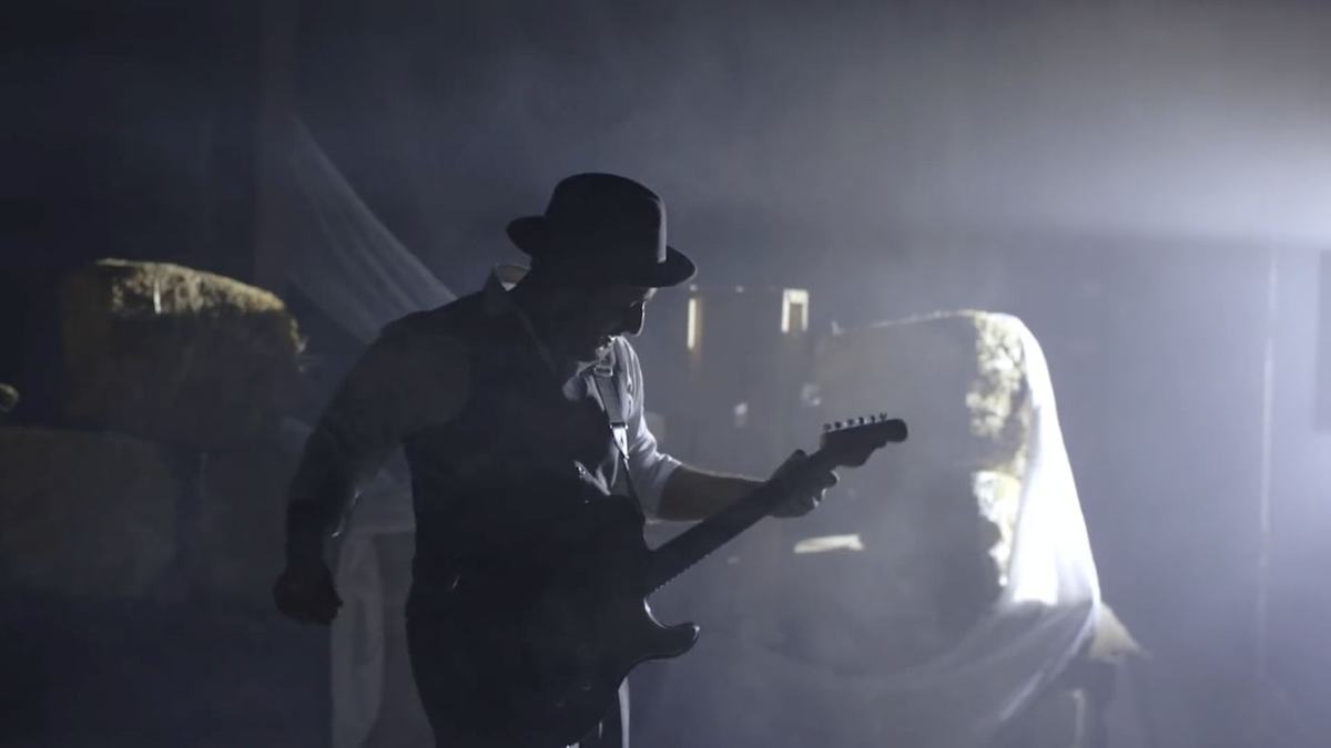 Pepsi, Music Video: still 4 from the project